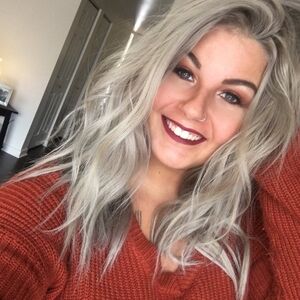 Meet your Posher, Kayla